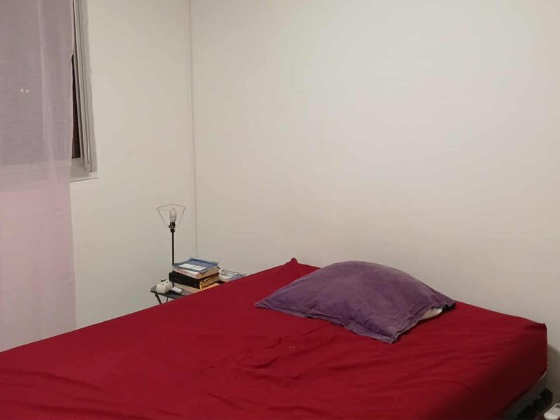 Chambre haut magenta 50 000 f CFP