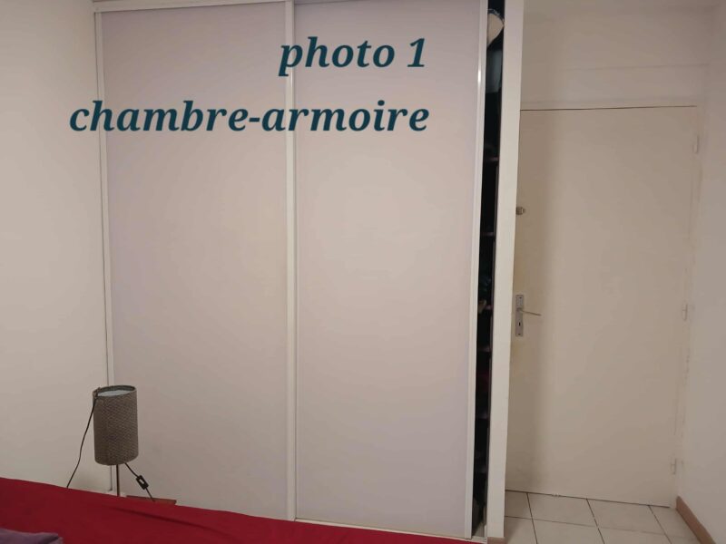 Chambre haut magenta 50 000 f CFP
